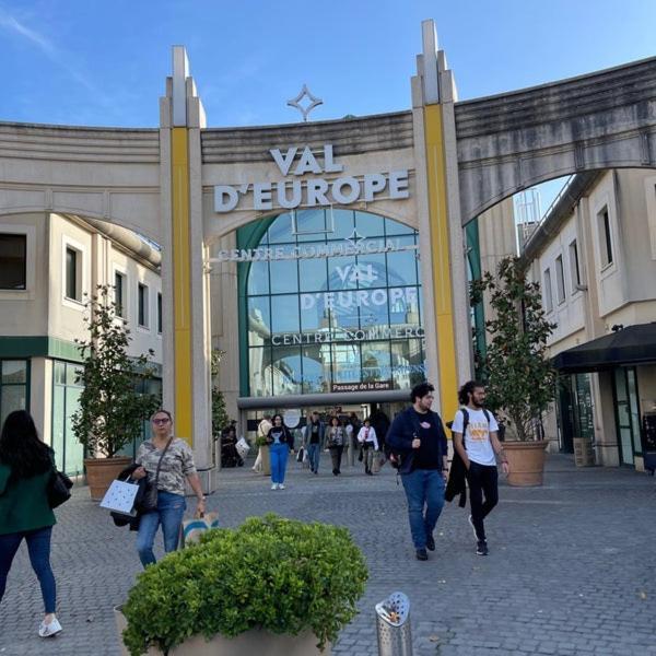 Magic Studio - Disneyland Paris Shopping Village 9 Minutes Шеси Екстериор снимка