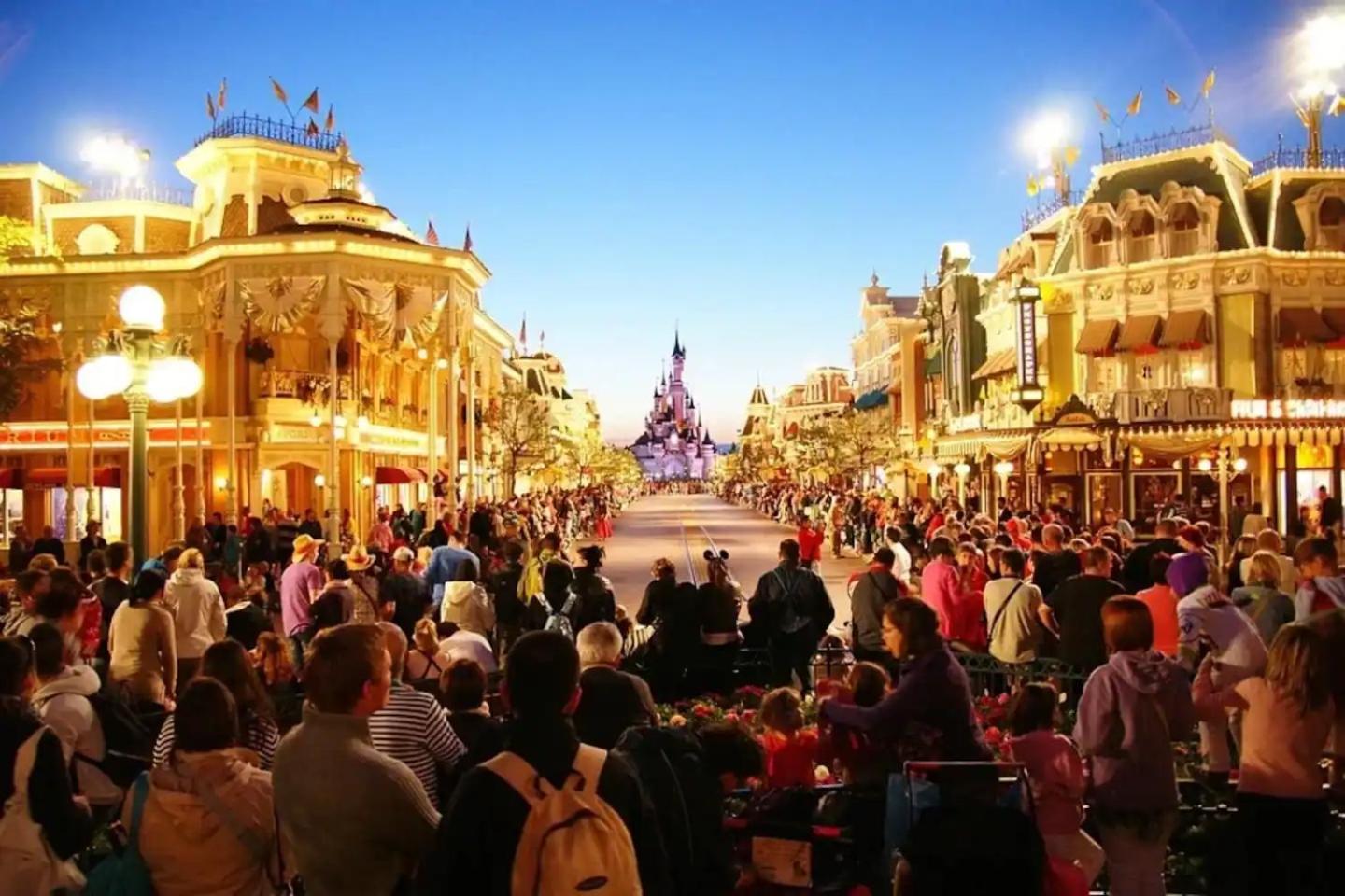 Magic Studio - Disneyland Paris Shopping Village 9 Minutes Шеси Екстериор снимка